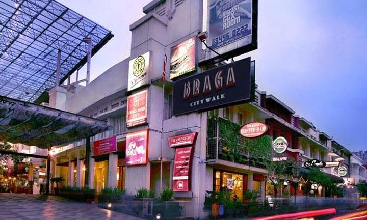 Timeless Braga: Coffee, Art & Retro Vibes Walk ☕🎨✨ - Experience in Bandung, Indonesia 3
